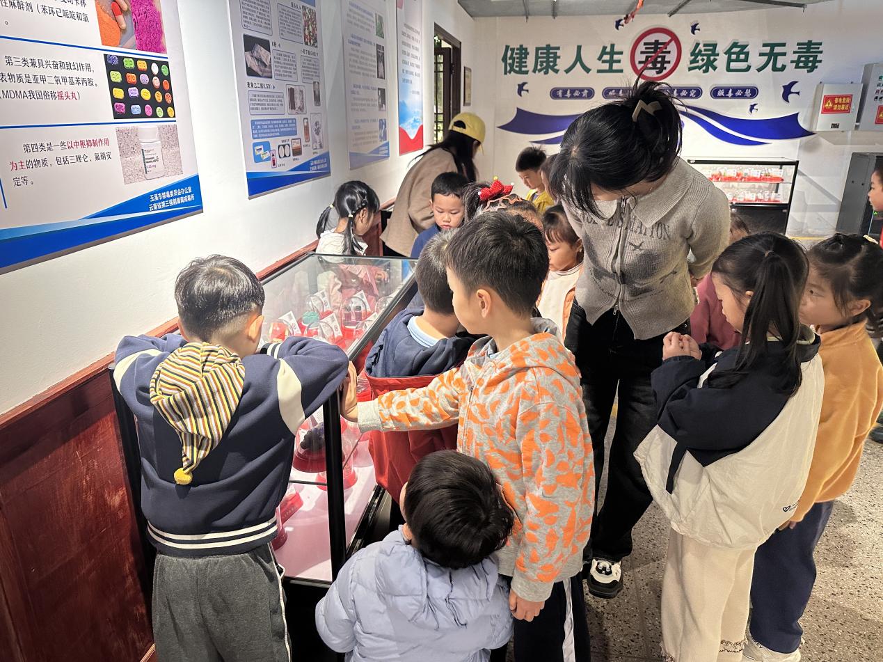 法治护航成长，禁毒守护未来∣大营街街道大营街社区开展未成年人普法暨禁毒宣传活动