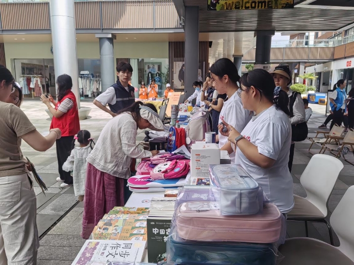 公益同心惠民生 慈善微光护老小——东风社区开展“中华慈善日”主题宣传活动5